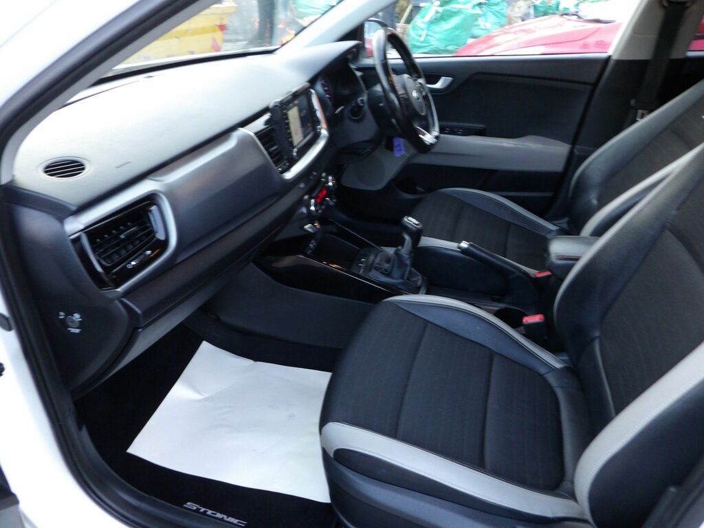 Kia Stonic 1.6 Crdi 3 Suv Euro 6 S S 113 JP11SOM White #5