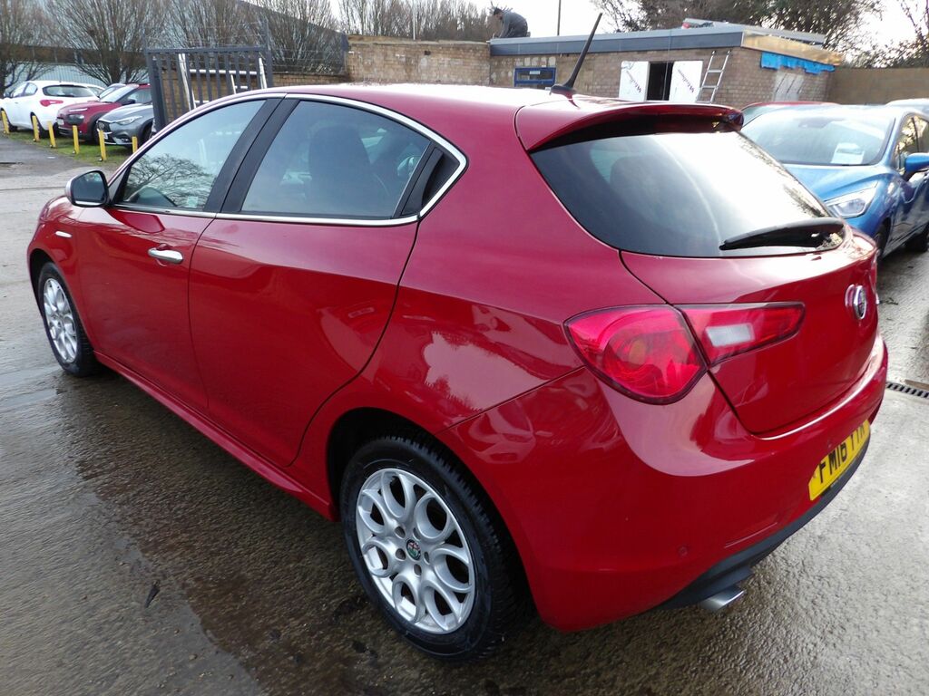 Alfa Romeo Giulietta 1.6 Jtdm-2 Tecnica Hatchback Eur Red #4