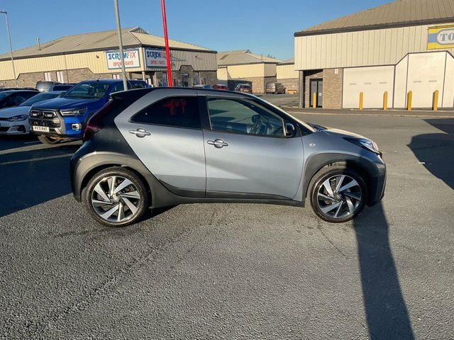 Toyota Aygo X 1.0 Vvt-i Exclusive Hatchback Eu AE25XOO Grey #2