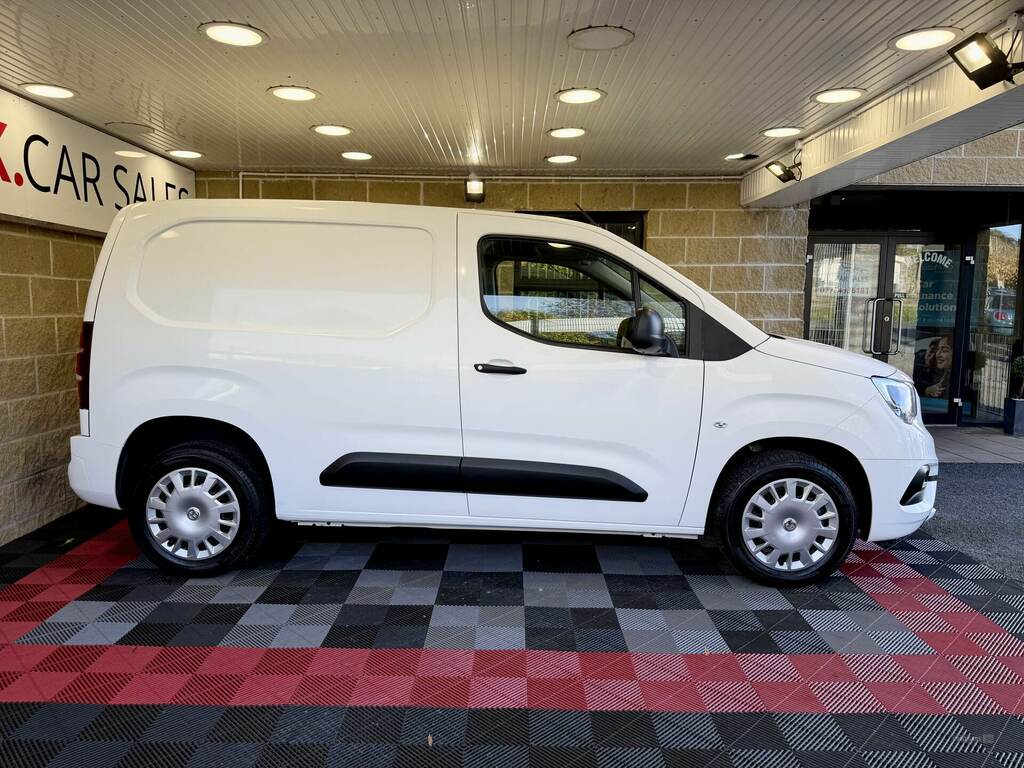 Vauxhall Combo 2300 1.5 Turbo D 100Ps H1 Sportive Van White #3
