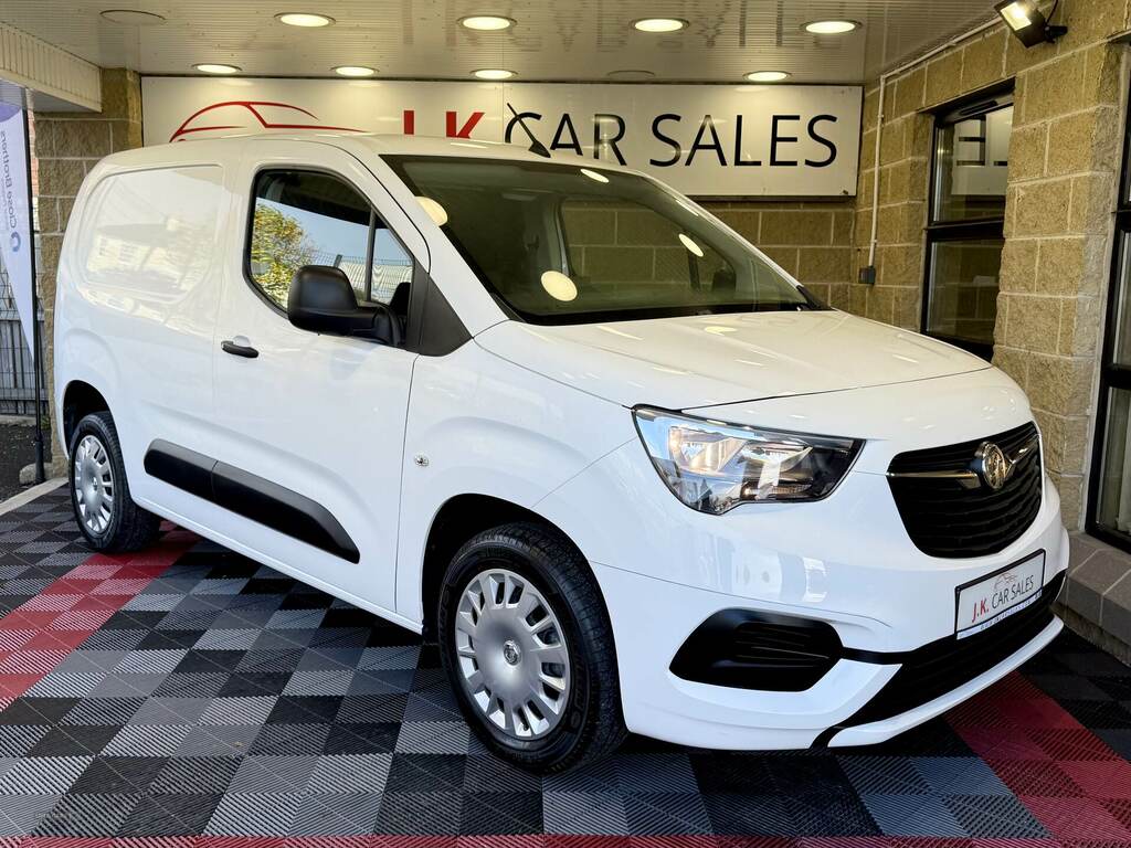 Vauxhall Combo 2300 1.5 Turbo D 100Ps H1 Sportive Van White