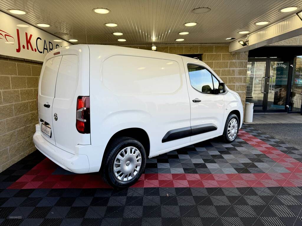 Vauxhall Combo 2300 1.5 Turbo D 100Ps H1 Sportive Van White #2
