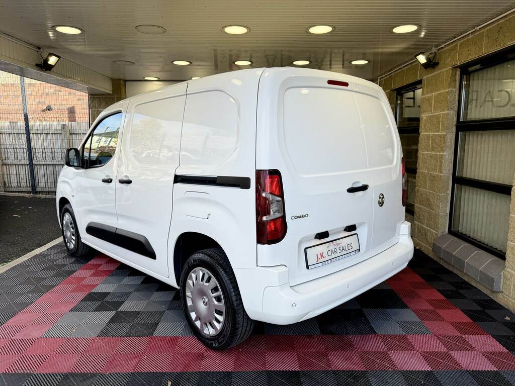 Vauxhall Combo 2300 1.5 Turbo D 100Ps H1 Sportive Van White #5