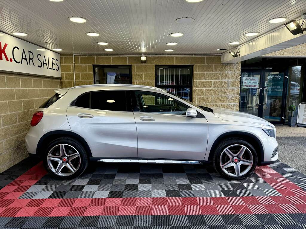 Mercedes-Benz GLA Class Gla 200D 4Matic Amg Line LXZ7483 Silver #3