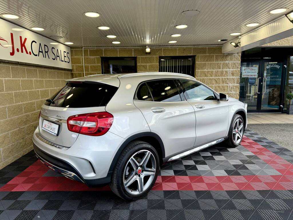 Mercedes-Benz GLA Class Gla 200D 4Matic Amg Line LXZ7483 Silver #2