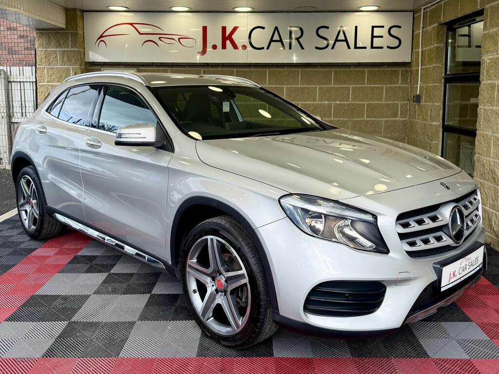 Mercedes-Benz GLA Class Gla 200D 4Matic Amg Line Silver