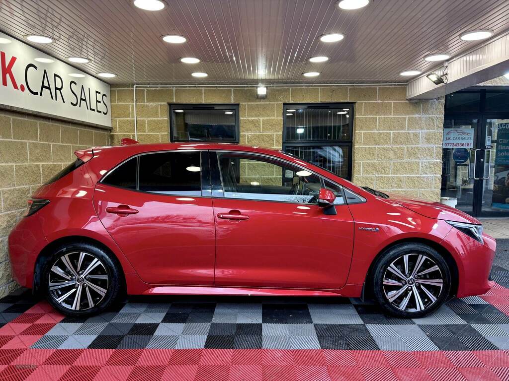 Toyota Corolla 1.8 Vvt-i Hybrid Design Cvt HSZ9692 Red #3