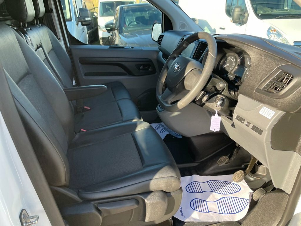 Toyota PROACE 2L Icon 6Dr White #3