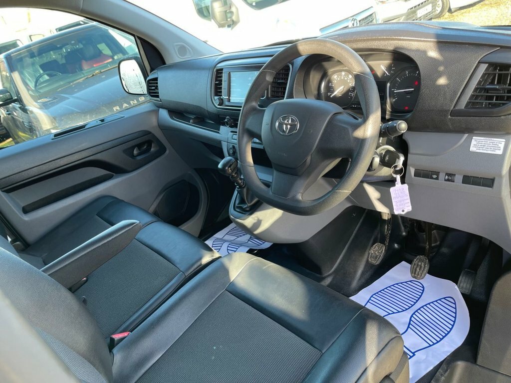 Toyota PROACE 2L Icon 6Dr White #6
