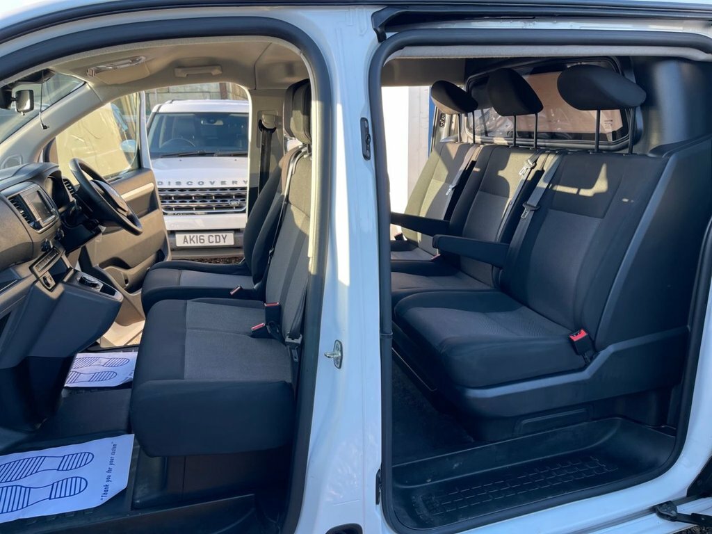 Vauxhall Vivaro 2L Sportive White