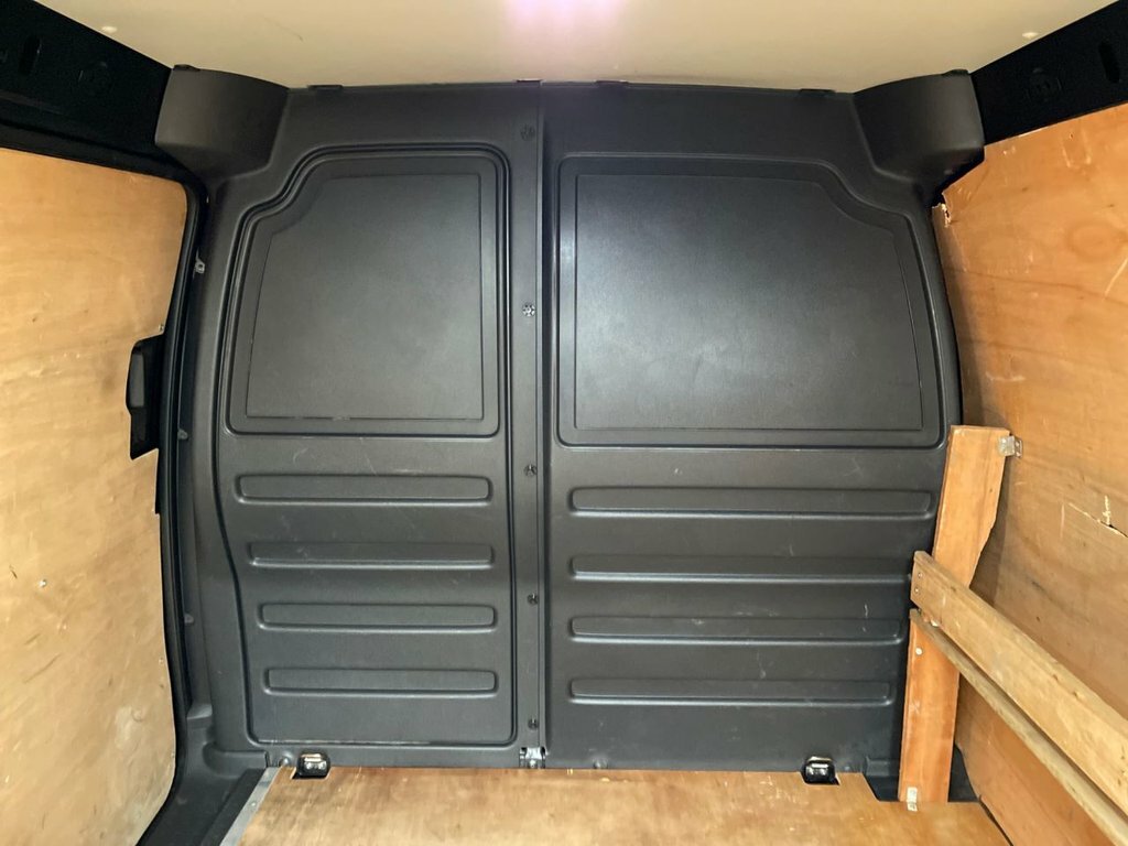 Volkswagen Caddy 2L Startline Black #6