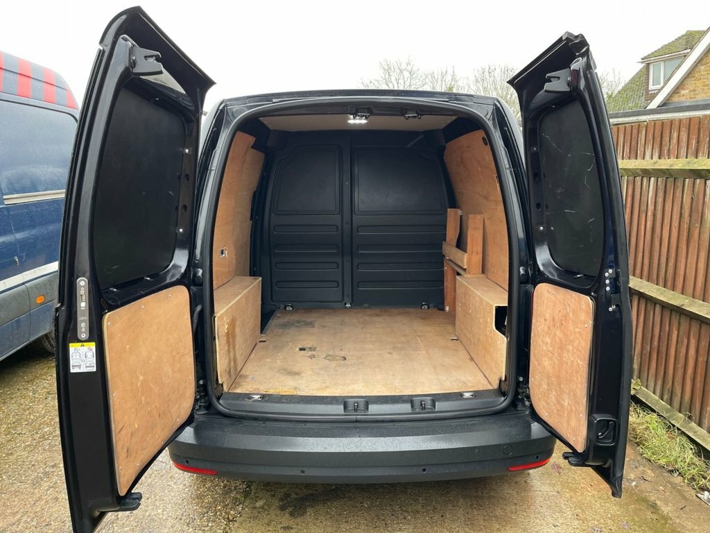 Volkswagen Caddy 2L Startline Black #2