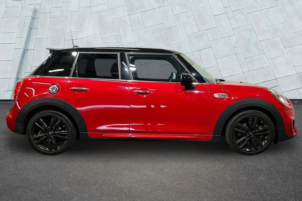 Mini Hatch 5-Door Cooper S Red #3
