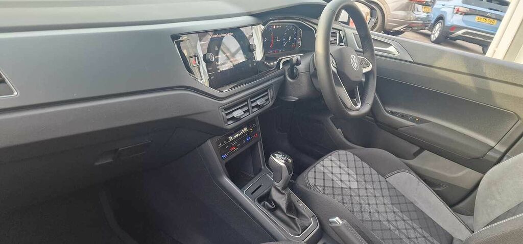 Volkswagen Polo 1.0 Tsi 115Ps R-line Dsg SY75UOG White #2