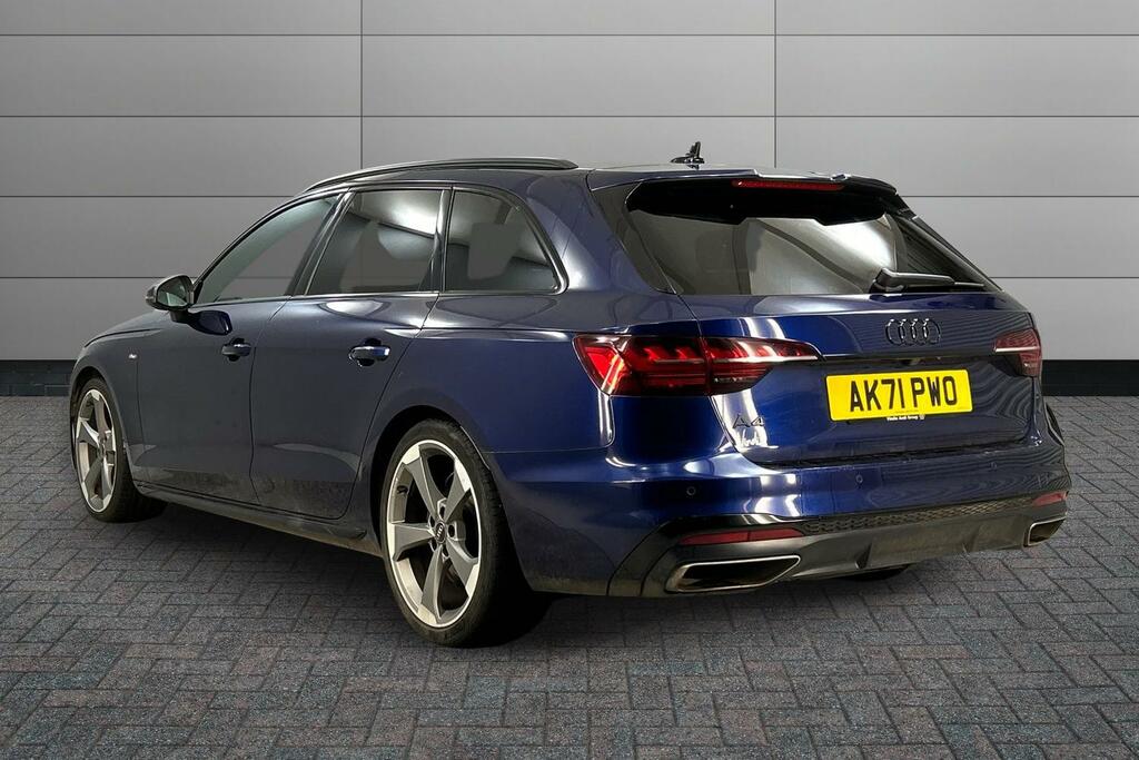 Audi A4 40 Tfsi 204 Black Edition S Tronic AK71PWO Blue #3