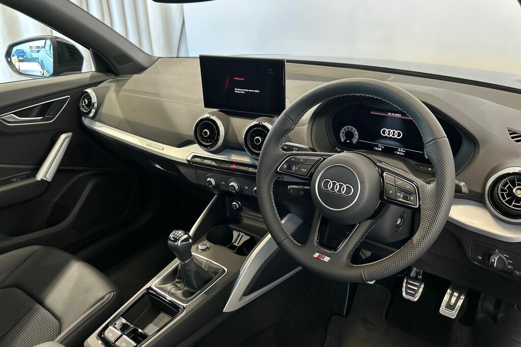 Audi Q2 S Line 30 Tfsi 116 Ps 6-Speed SV75TOJ Black #6
