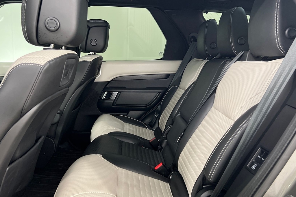 Land Rover Discovery P360 Metropolitan Edition Silver #4