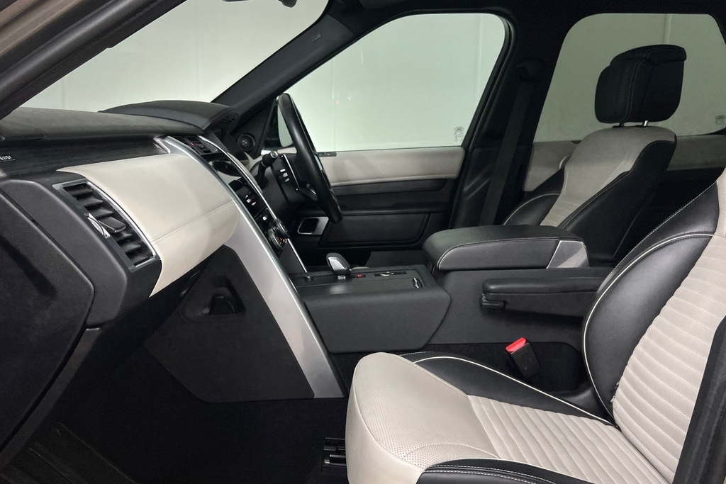 Land Rover Discovery P360 Metropolitan Edition Silver #3