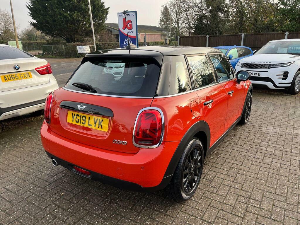 Mini Hatch 1.5 Cooper Classic Steptronic Euro 6 S S YG19LYK Orange #2