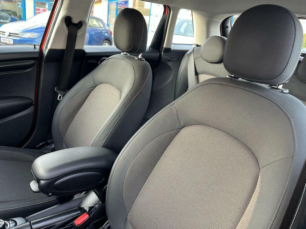 Mini Hatch 1.5 Cooper Classic Steptronic Euro 6 S S YG19LYK Orange #4
