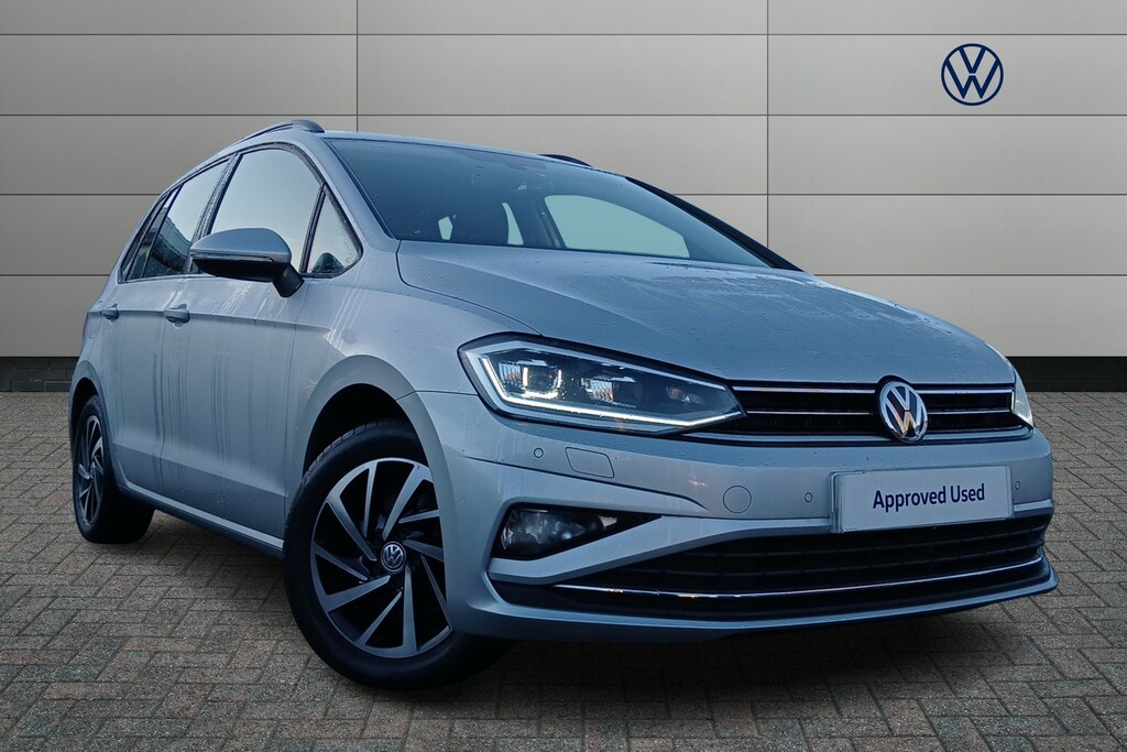 Volkswagen Golf SV Match Black #1
