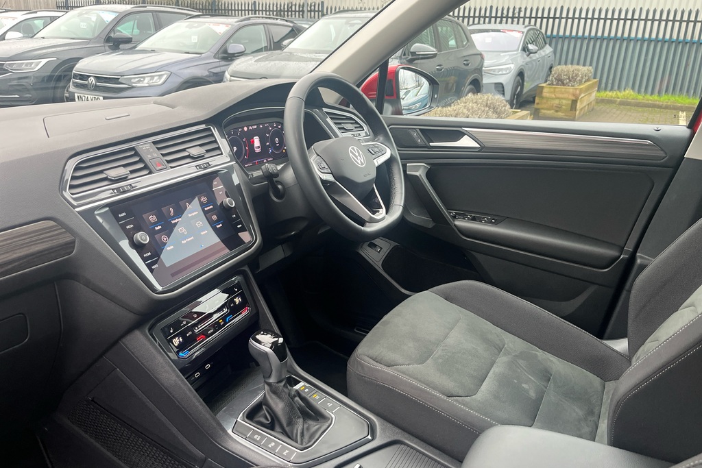 Volkswagen Tiguan Allspace 1.5 Tsi Elegance Dsg CV74OBB Red #2
