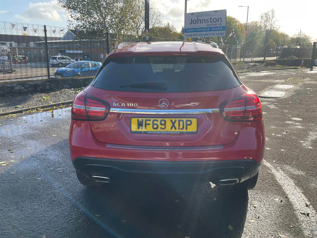 Mercedes-Benz GLA Class Gla 180 Urban Edition WF69XDP Red #5
