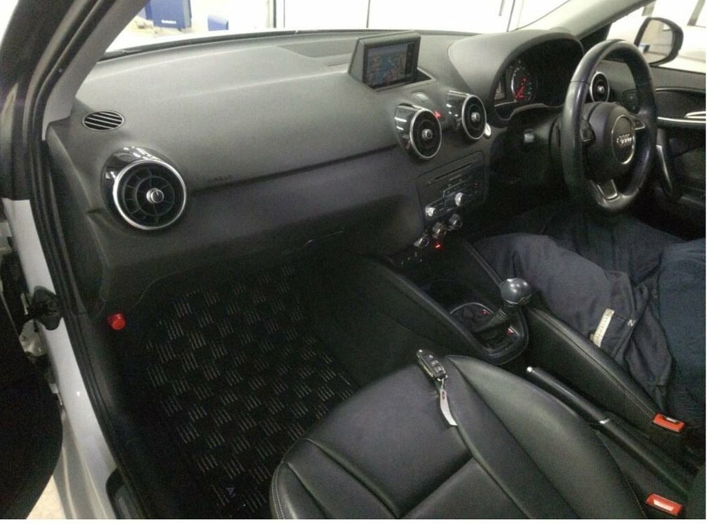 Audi A1 1L Sport AO14CMJ White #4