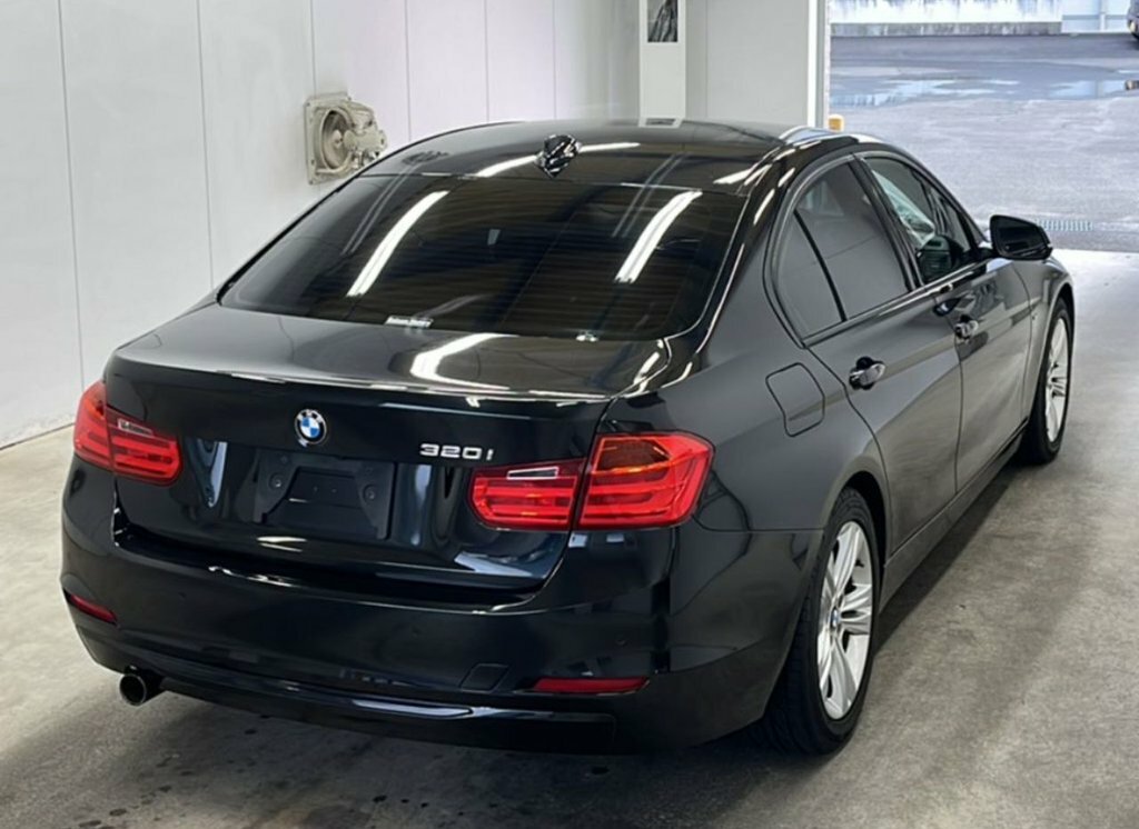 BMW 3 Series 2L Sport Black