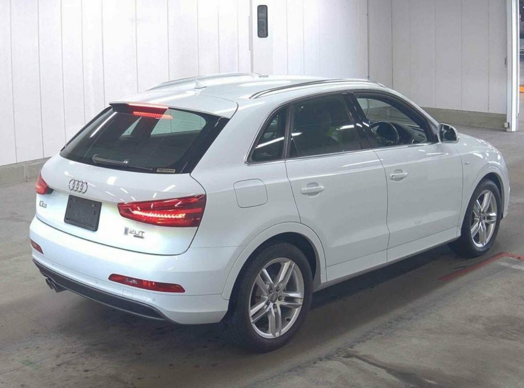 Audi Q3 2L S Line White #3
