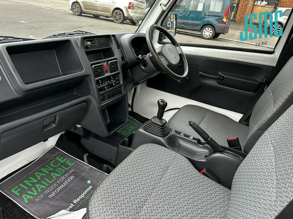 Suzuki Carry 700 White