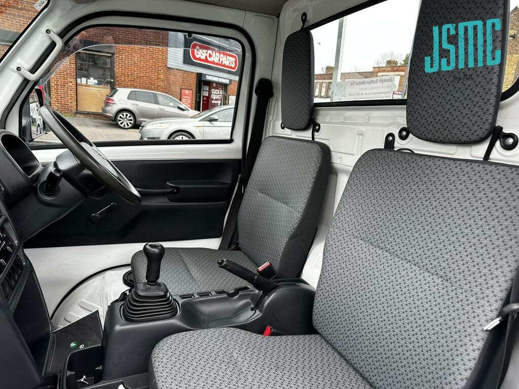 Suzuki Carry 700 White #2