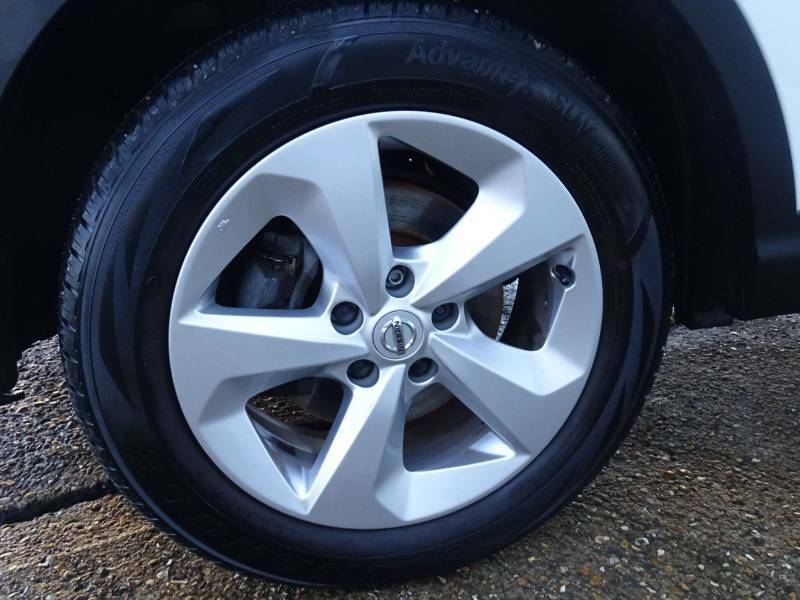 Nissan Qashqai+2 Hatchback Red #24
