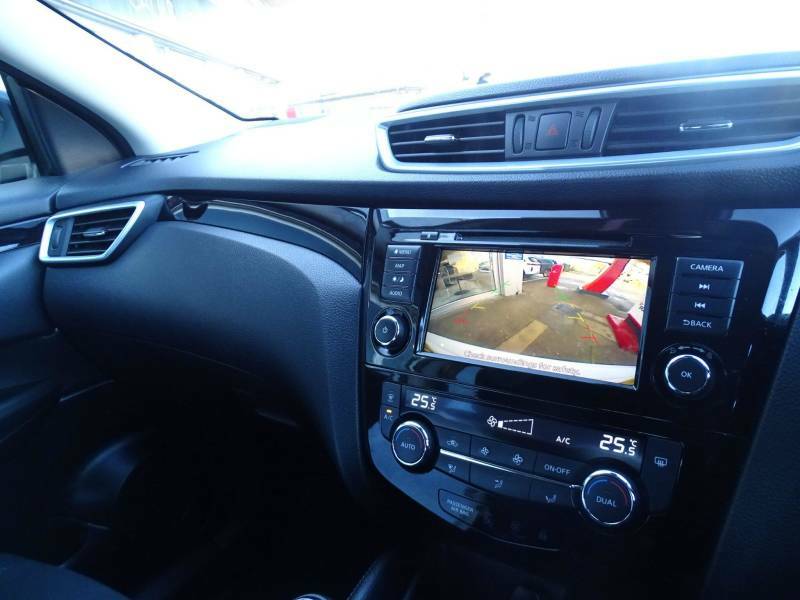 Nissan Qashqai+2 Hatchback Red #28