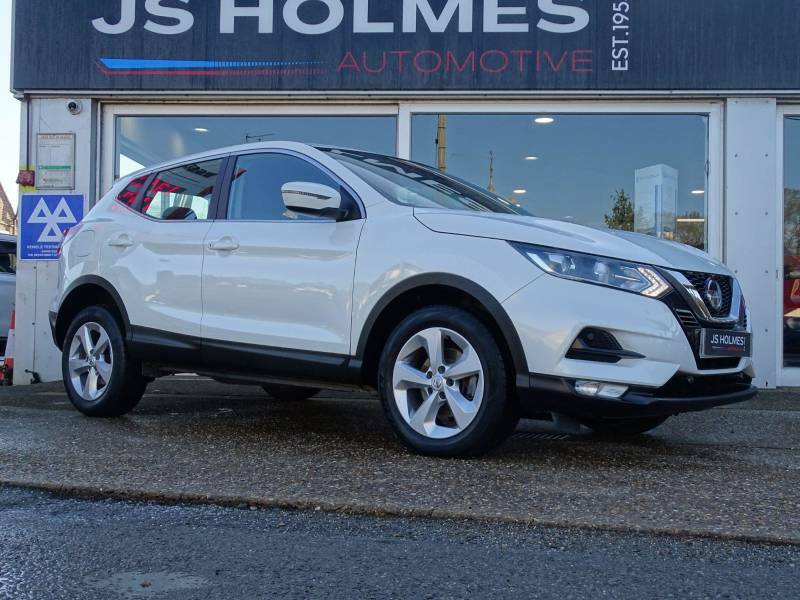 Nissan Qashqai+2 Hatchback Red #5