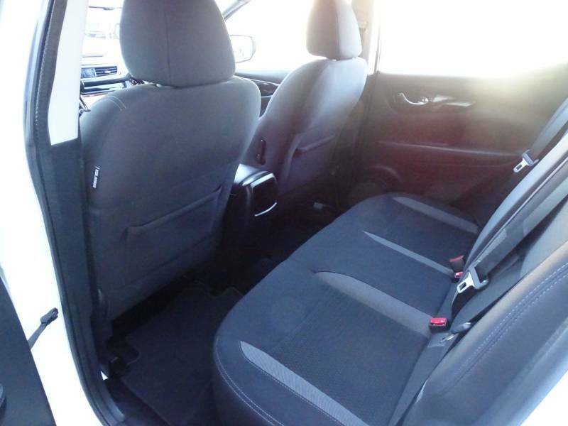Nissan Qashqai+2 Hatchback Red #21