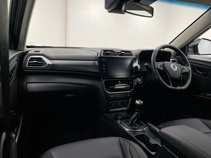 SsangYong Tivoli 1.5 K40 Black #2