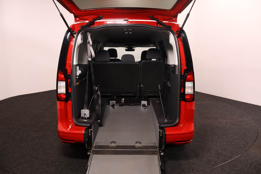 Ford Grand Tourneo Connect 2.0 Tdci Titanium Red #4