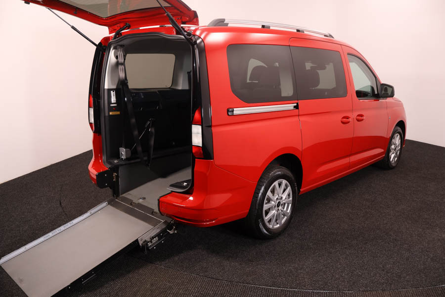 Ford Grand Tourneo Connect 2.0 Tdci Titanium Red #3