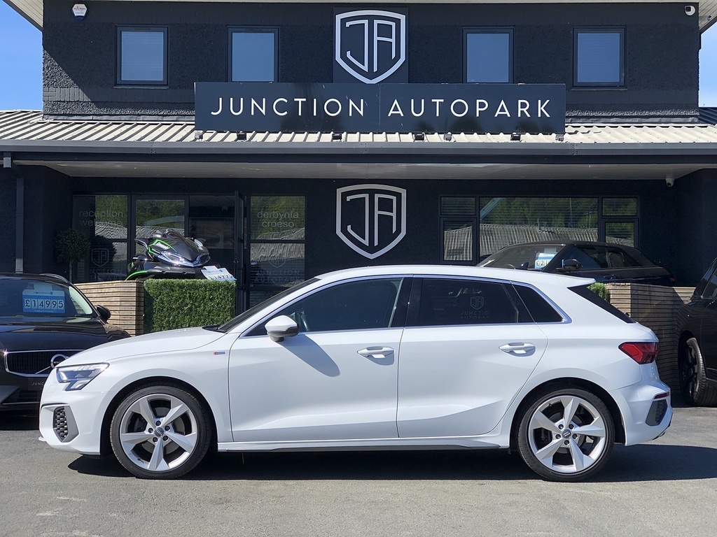 Audi A3 Tfsi S Line RO22EZB White #4