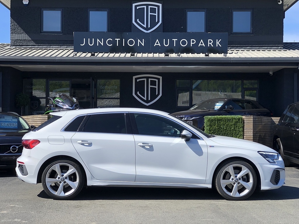 Audi A3 Tfsi S Line RO22EZB White #5