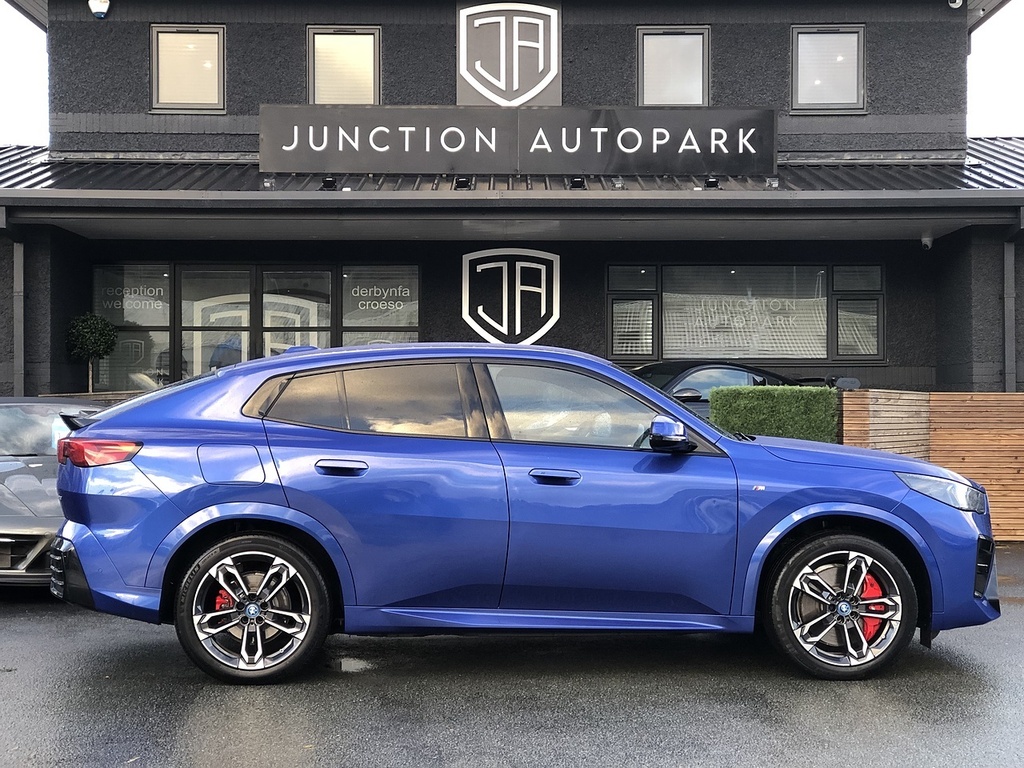 BMW iX2 30 M Sport CX24JVA Blue #5