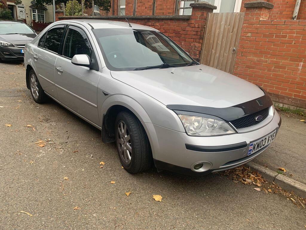 Ford Mondeo 2.0 Ghia Silver #1