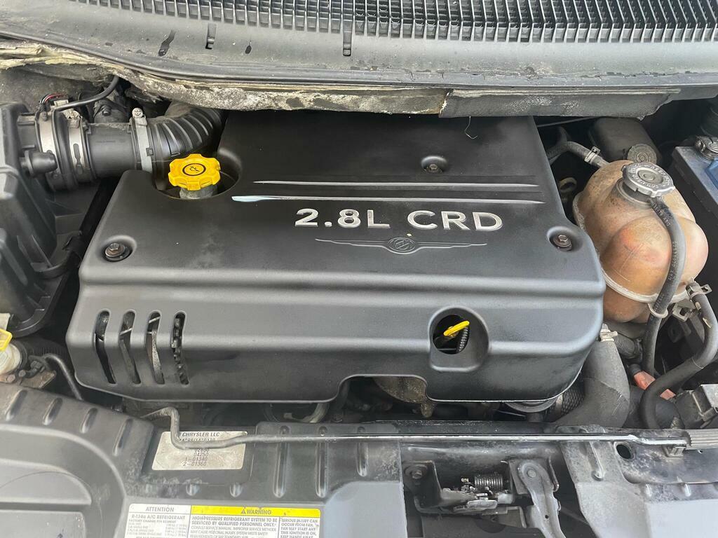 Chrysler Grand Voyager Executive Crd Silver #16