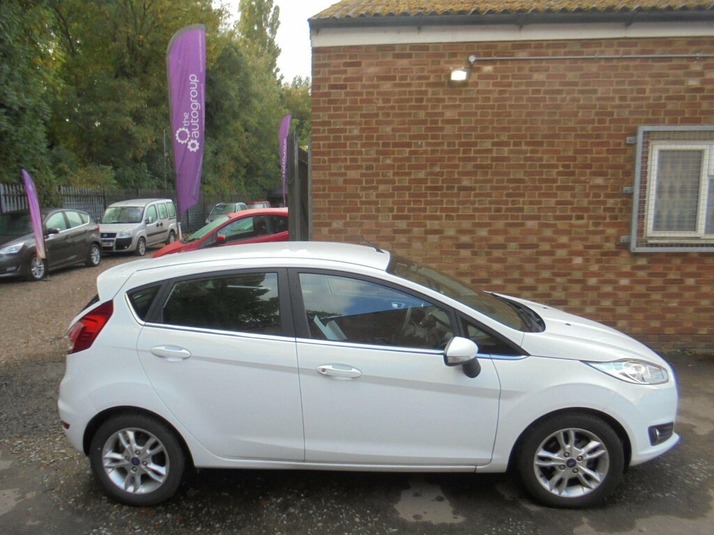 Ford Fiesta 1.0T Ecoboost Zetec Euro 6 Ss HJ15LLA White #3