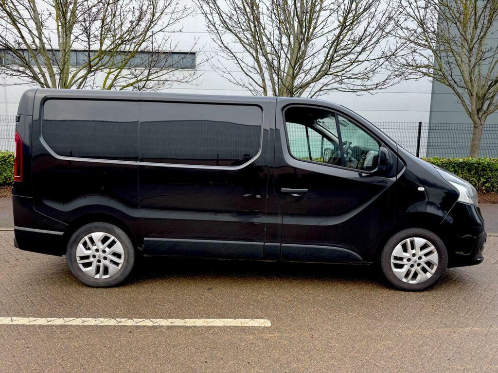 Renault Trafic 1.6 Dci 27 Sport Nav Swb Standard Roof Euro 6 GY67OLN Black #5