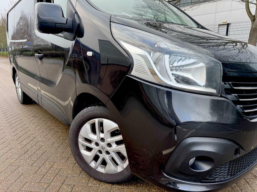Renault Trafic 1.6 Dci 27 Sport Nav Swb Standard Roof Euro 6 GY67OLN Black #6