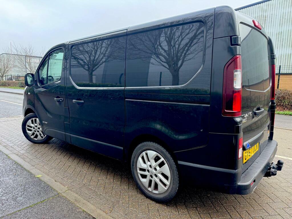 Renault Trafic 1.6 Dci 27 Sport Nav Swb Standard Roof Euro 6 GY67OLN Black #3