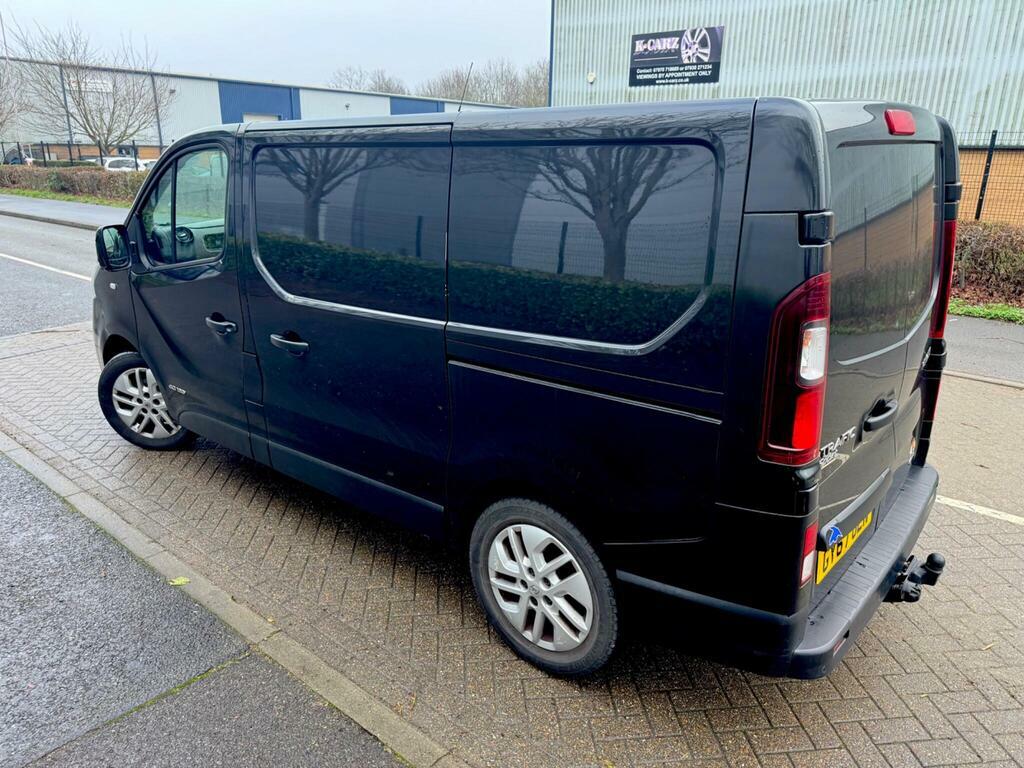 Renault Trafic 1.6 Dci 27 Sport Nav Swb Standard Roof Euro 6 GY67OLN Black #4