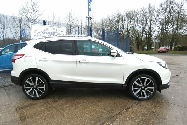 Nissan Qashqai 2015 1.5 Dci Tekna Suv 2Wd Euro PE15AAZ White #4
